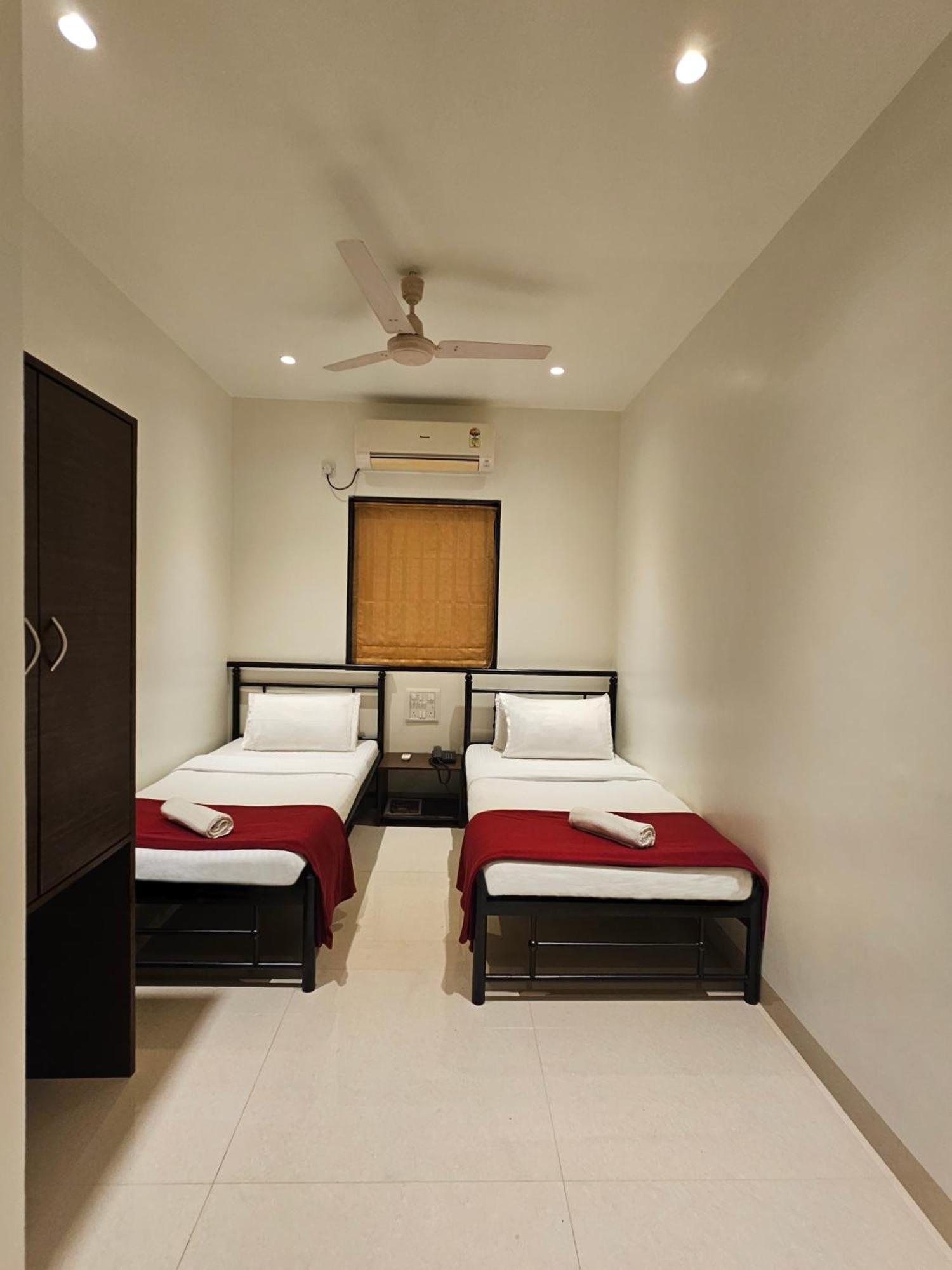 Hotel Kumkum Mumbai Exterior foto