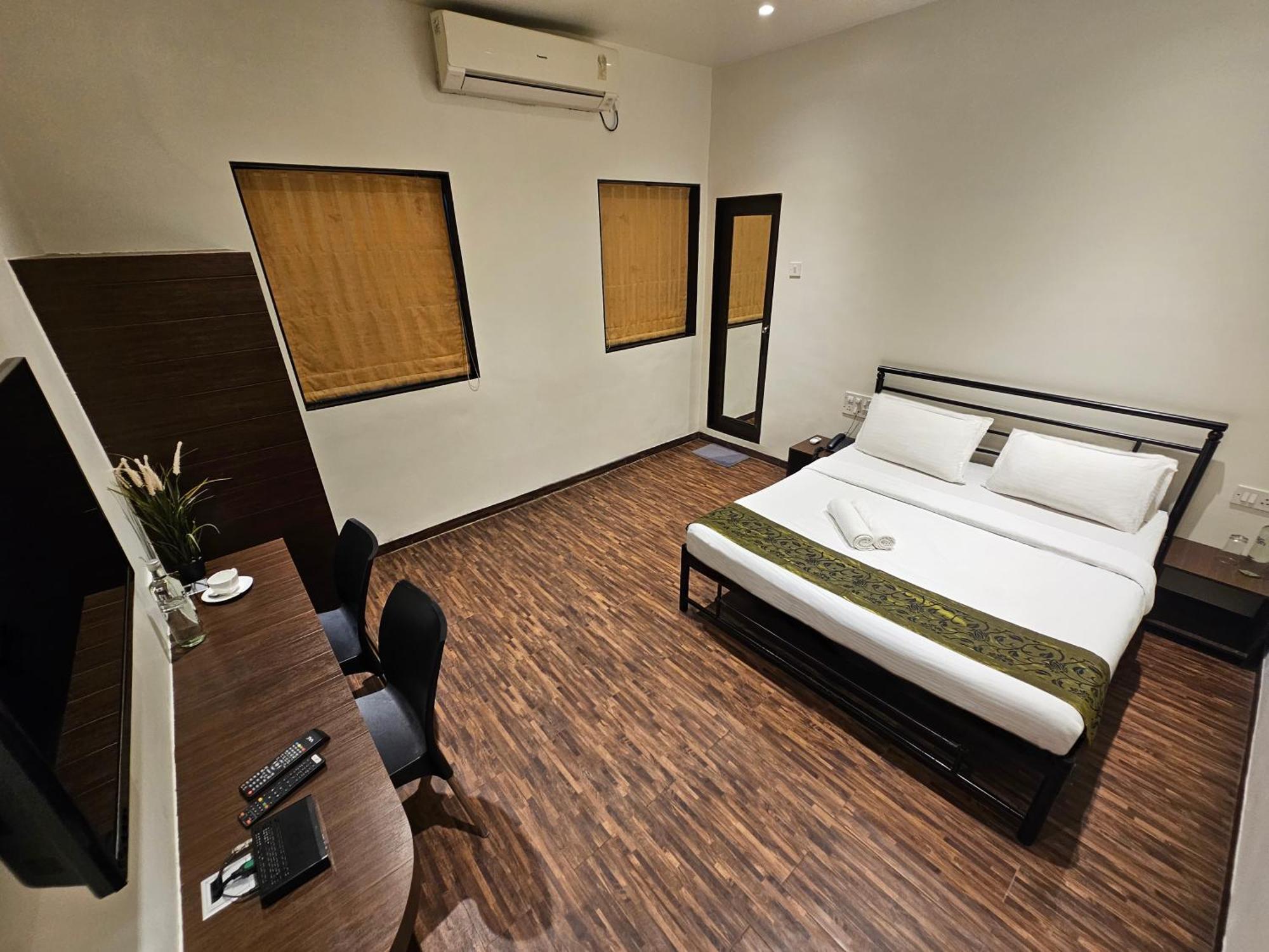 Hotel Kumkum Mumbai Exterior foto